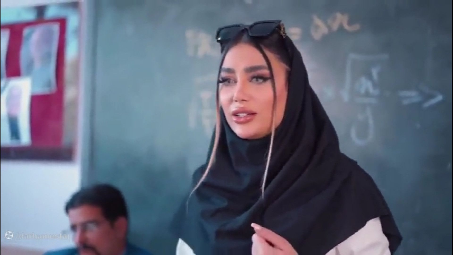 کلیپ طنز  زنگ اخر با حامد تبری...