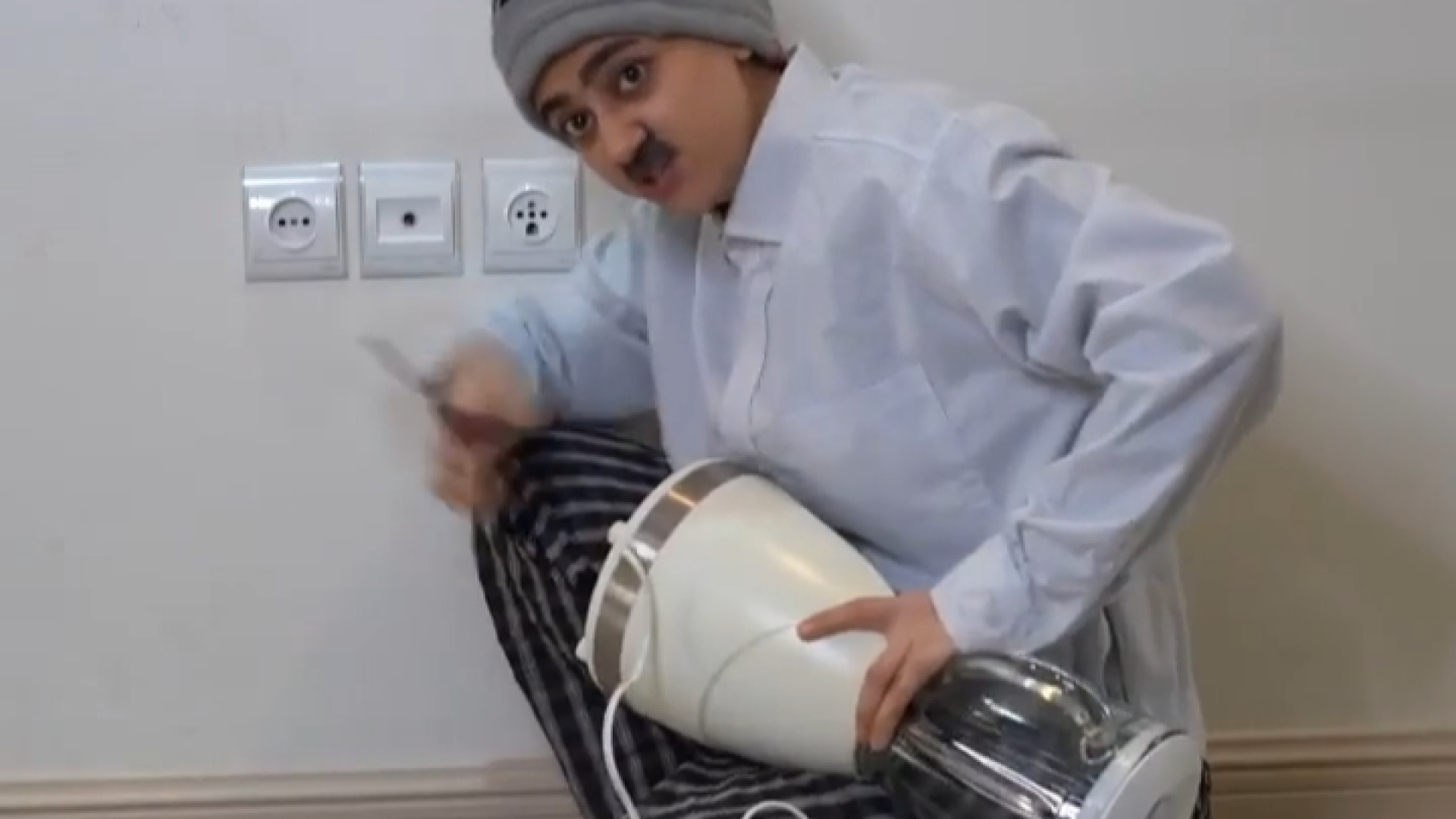 کلیپ طنز سرنا امینی  داستان ها...