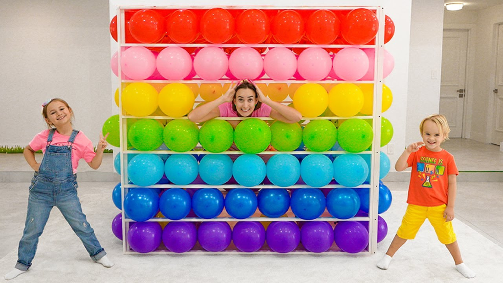 ولاد و نیکی  چالش مکعب بادکنک...