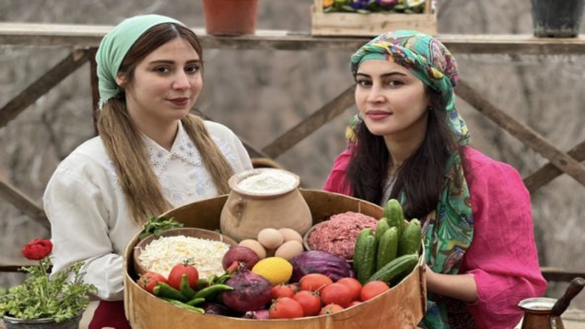 تدارک جشن شب یلدا در روستای شم...