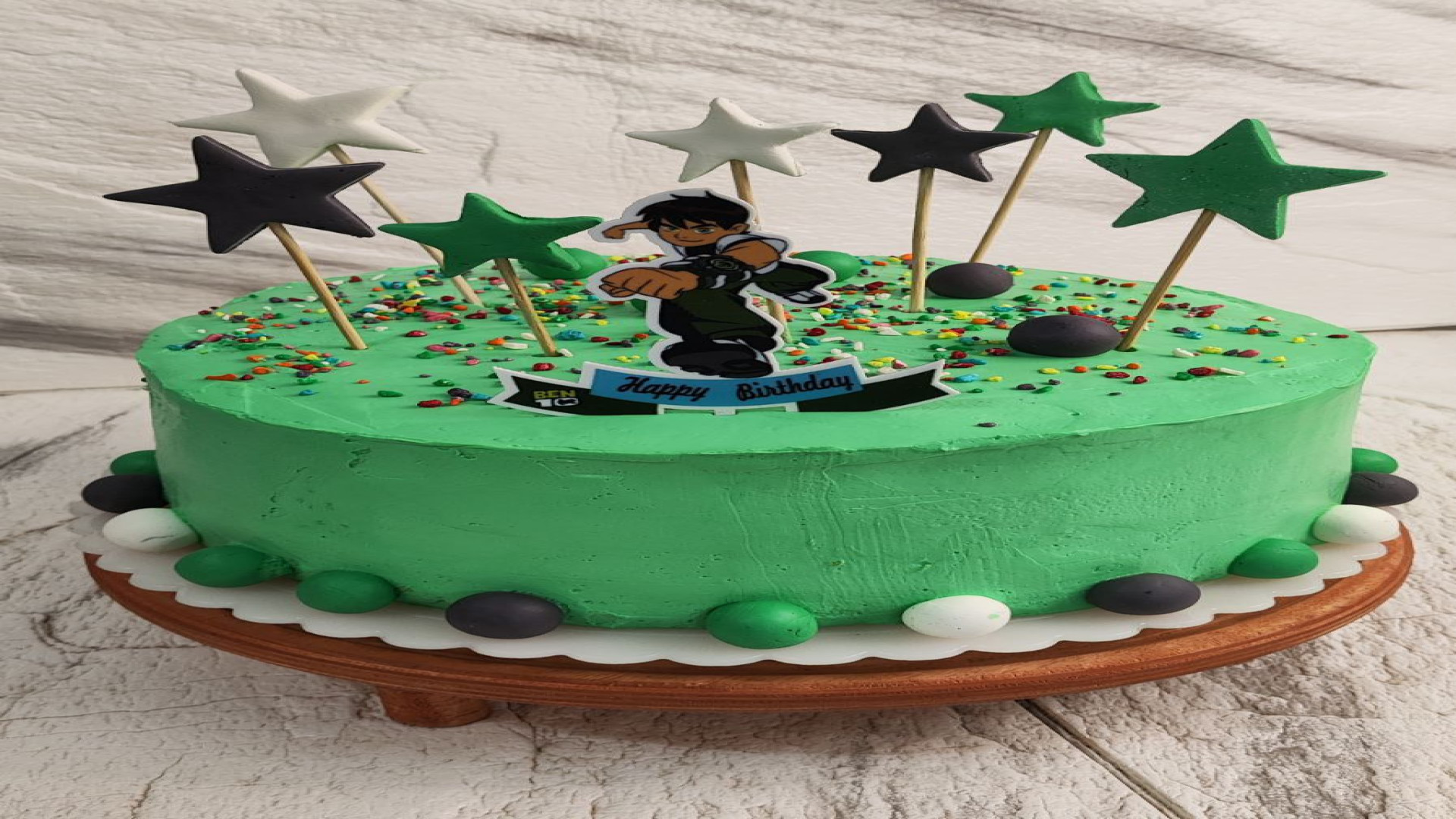 طرز تهیه کیک تولد خامه ای بنتن...