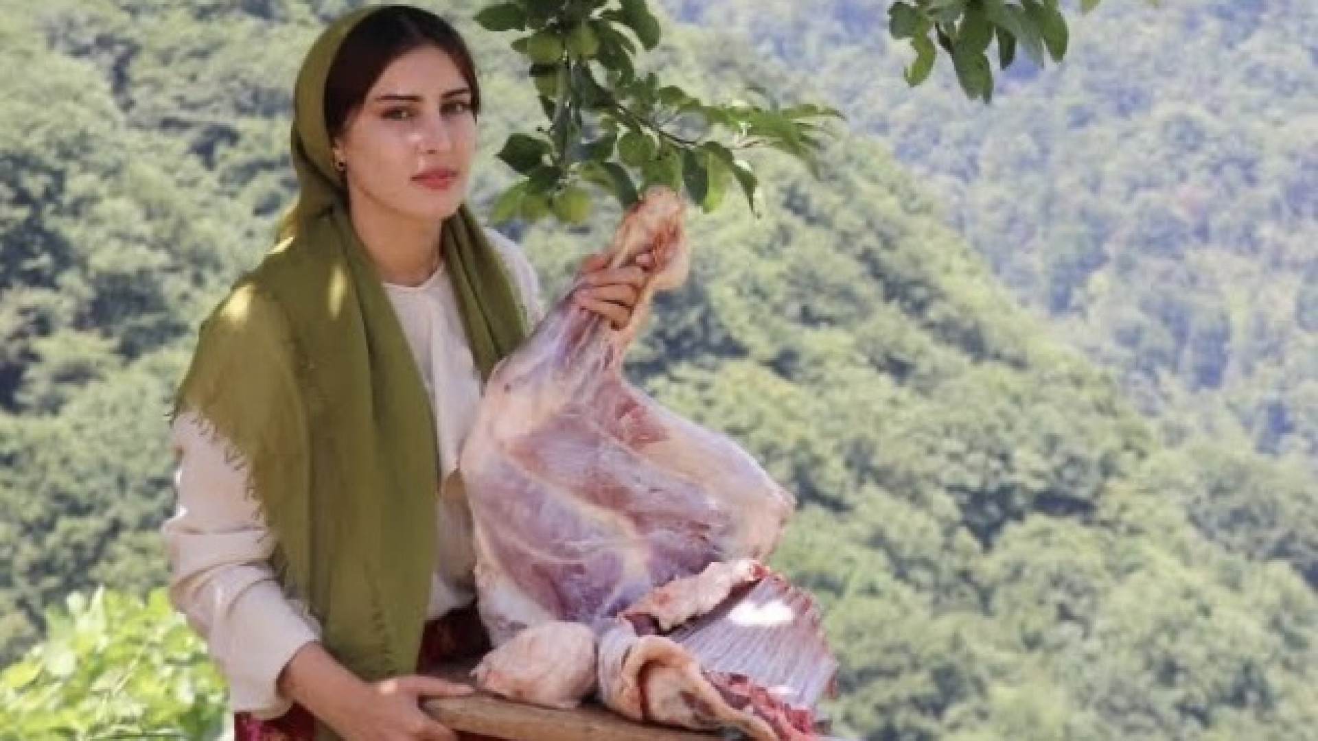 پخت انواع کباب با گوشت در روست...