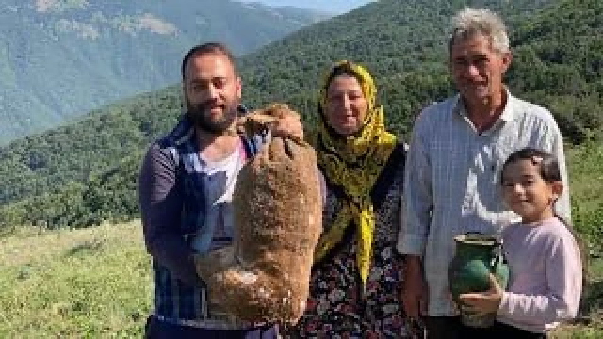 دوشیدن شیر گاو و تهیه ی پنیر ا...