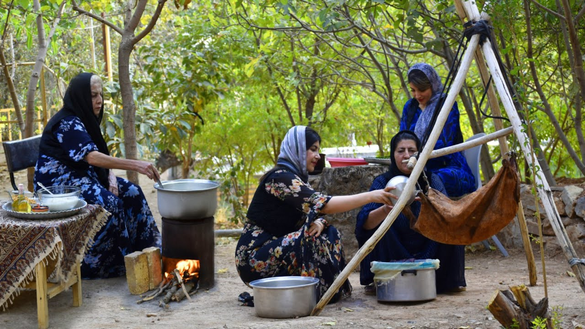 پخت آش دوغ در روستا با دوغ تاز...