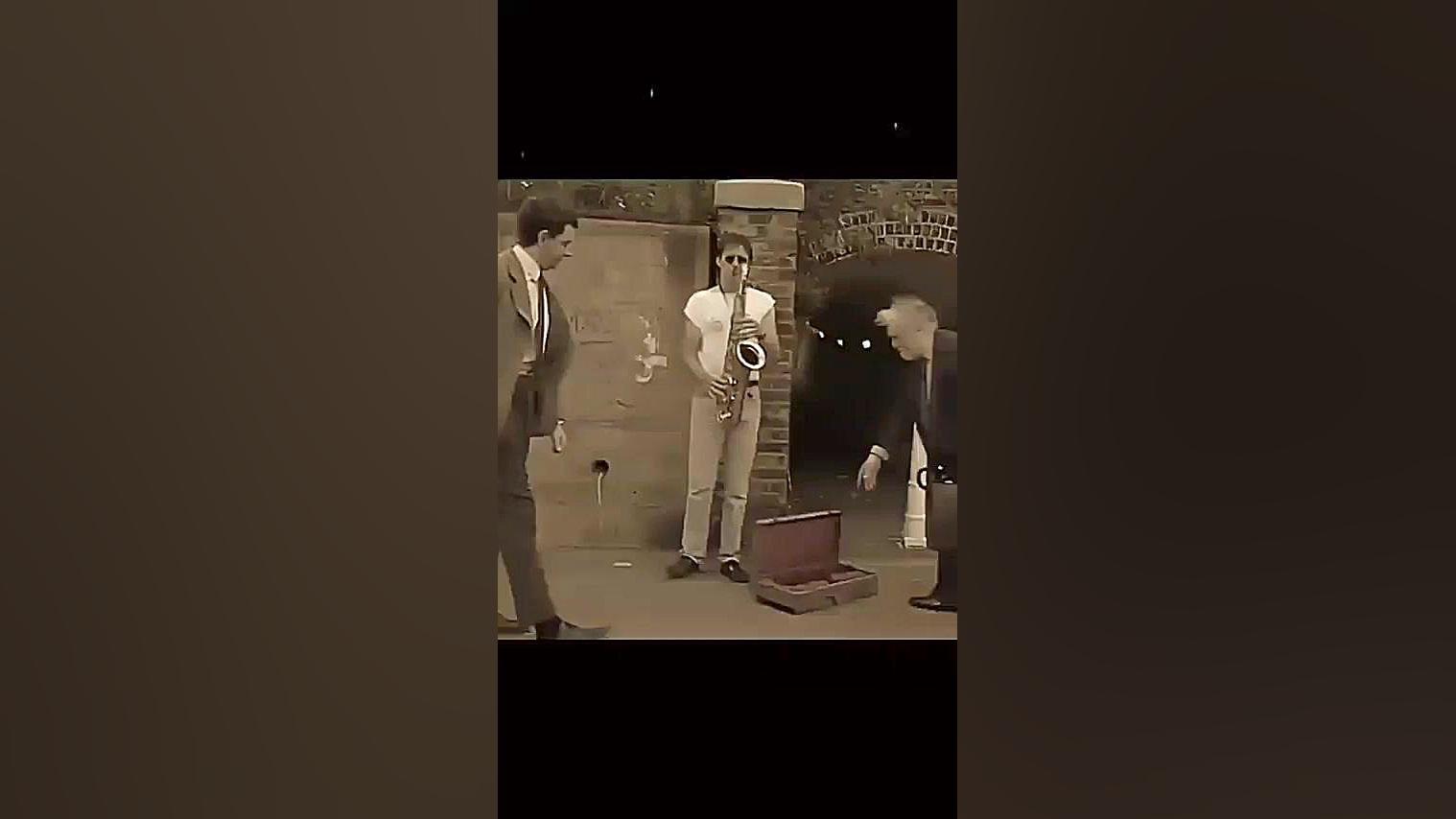 با این ترفند به گدا کمک کنید