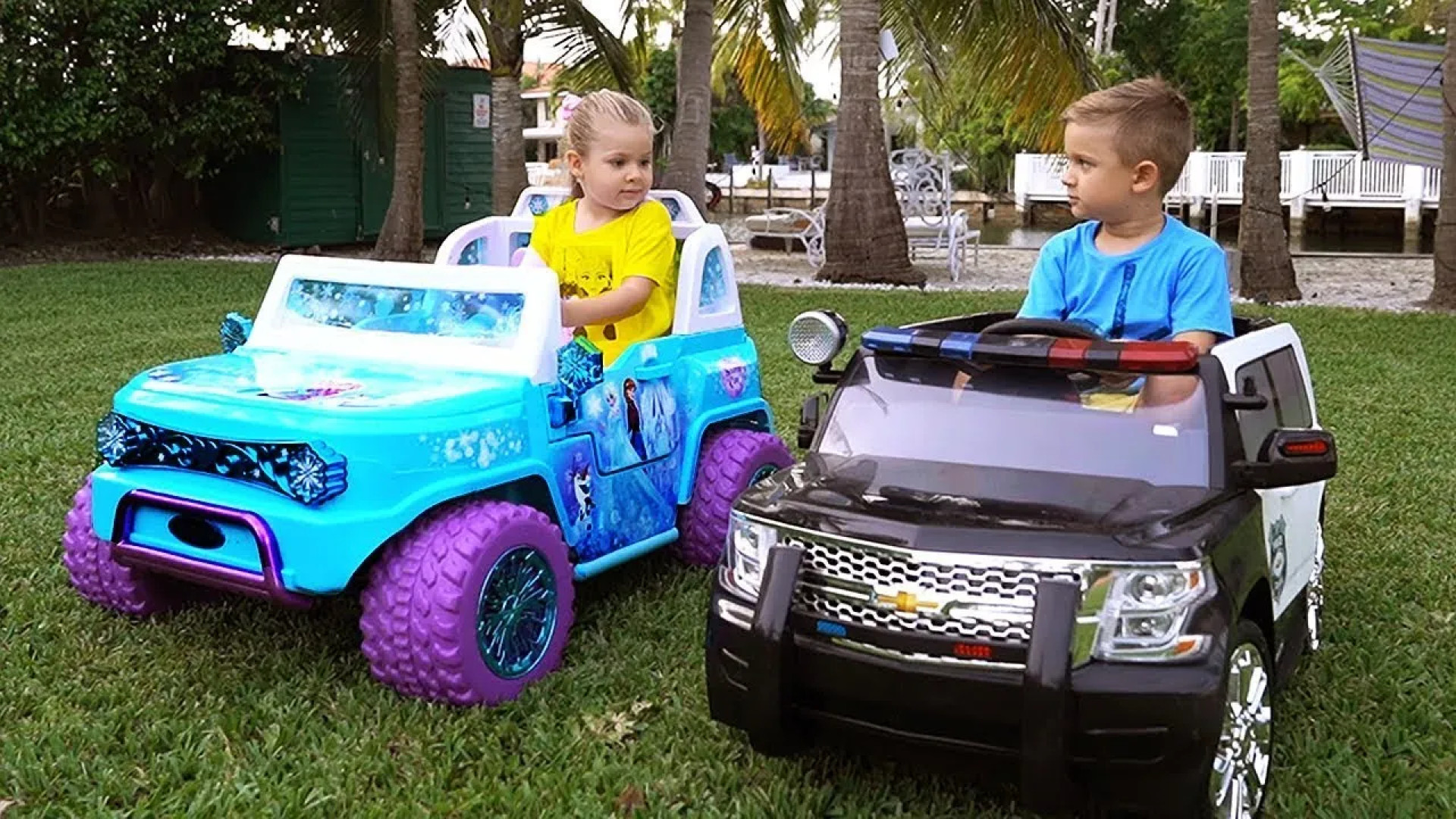 Roma kids. Kids ROMA show. Diana and Papa Pretend Play car Wash.