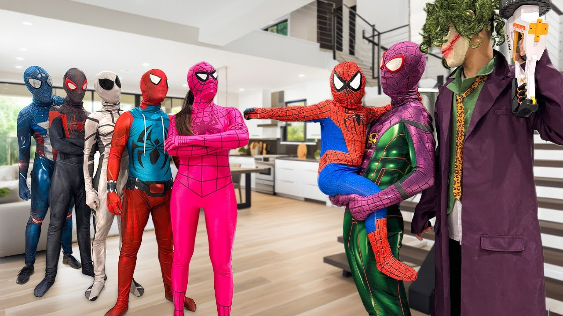 مردعنکبوتی مرگ گربه سیاه به دس...