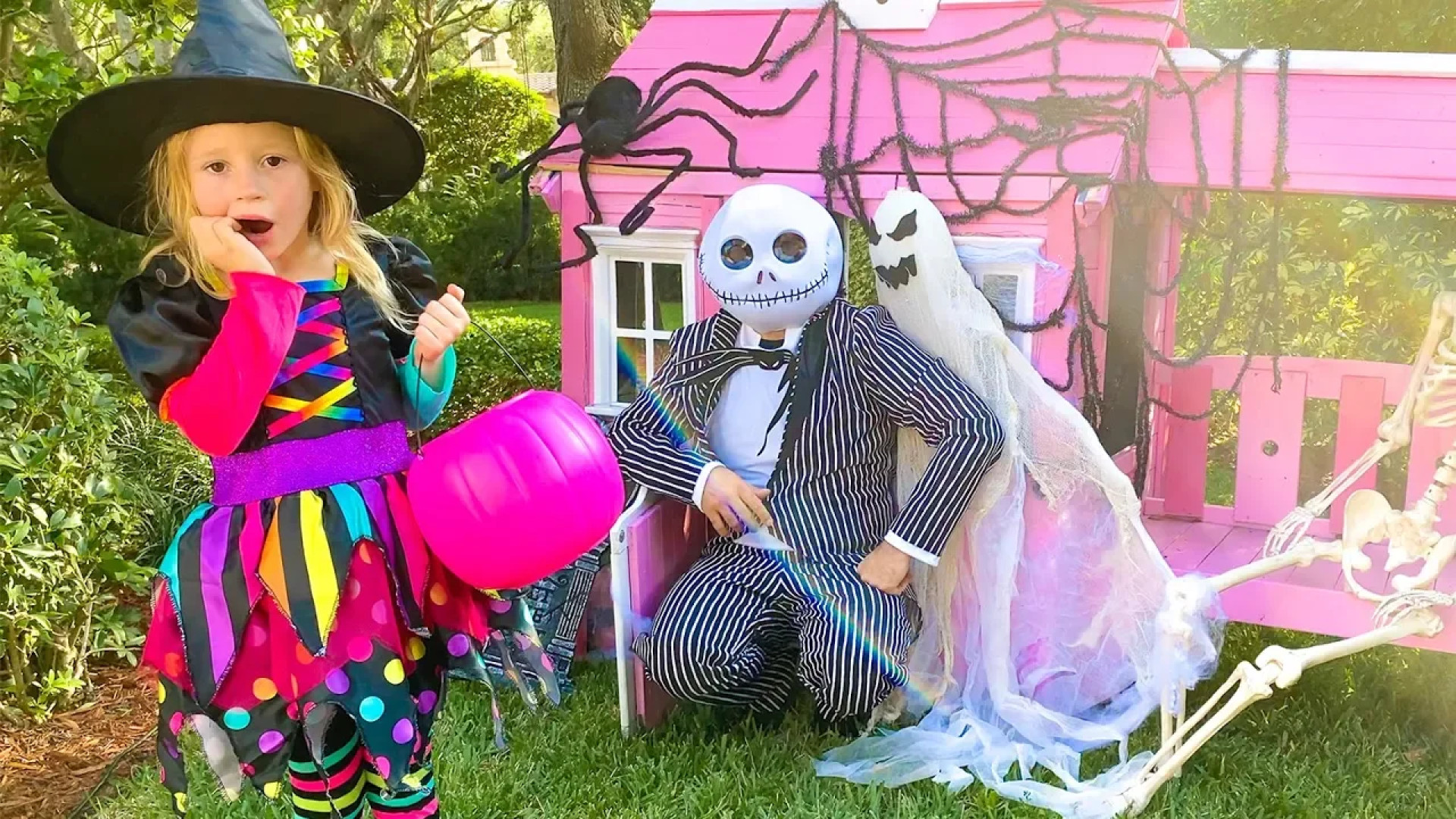 Включи настя хэллоуин. Лайк настя 2022. Включи настя хэллоуин. Настя и папа хэллоуин. Лайк настя хэллоуин.