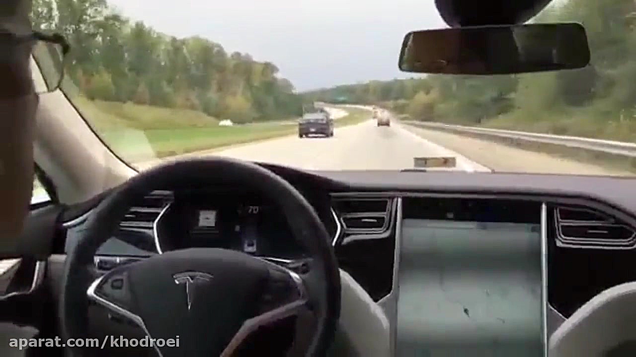 رانندگی خودکار با تسلا مدل اس...