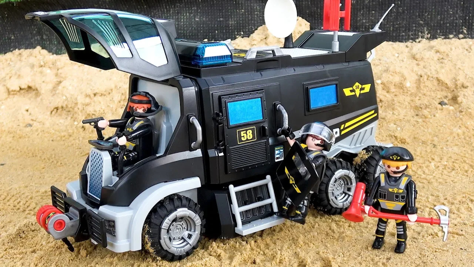 PLAYMOBIL SWAT Team Tactical Unit Unboxing Assembled Police Tank Truck With PLAYMOBIL SWAT Team Tactical Unit Unboxing Assembled Police Tank Truck With