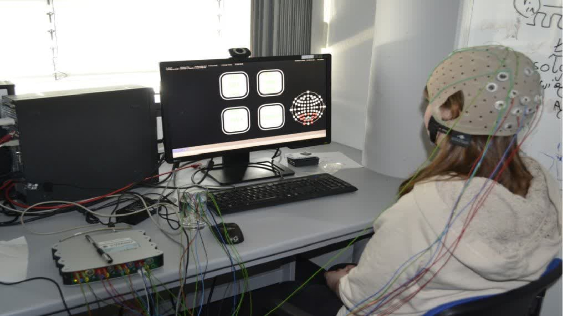 طراحی سیستم BCI براساس الگو ها...