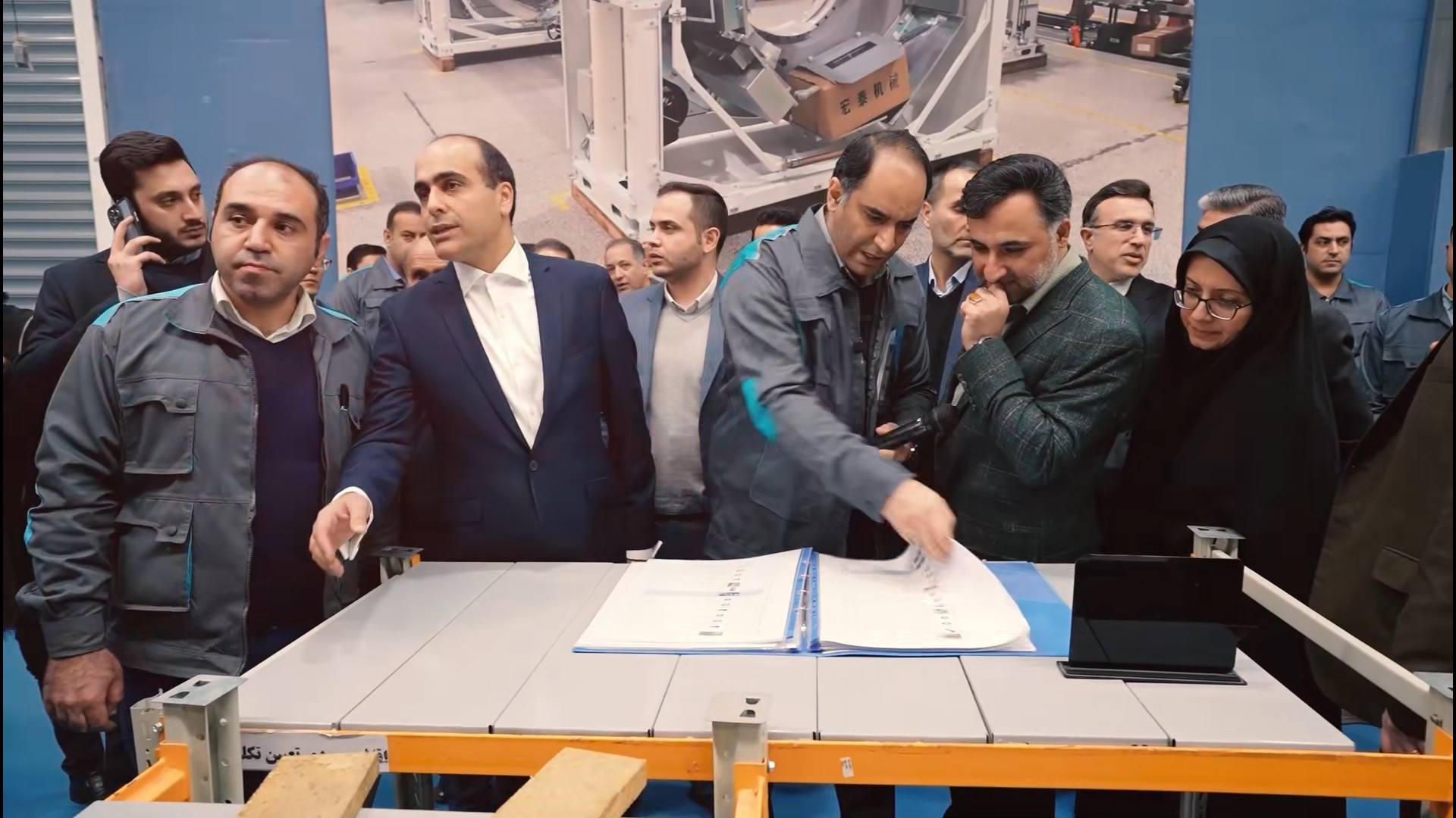 نیم&zwnj;نگاهی به کارنامه دانش...