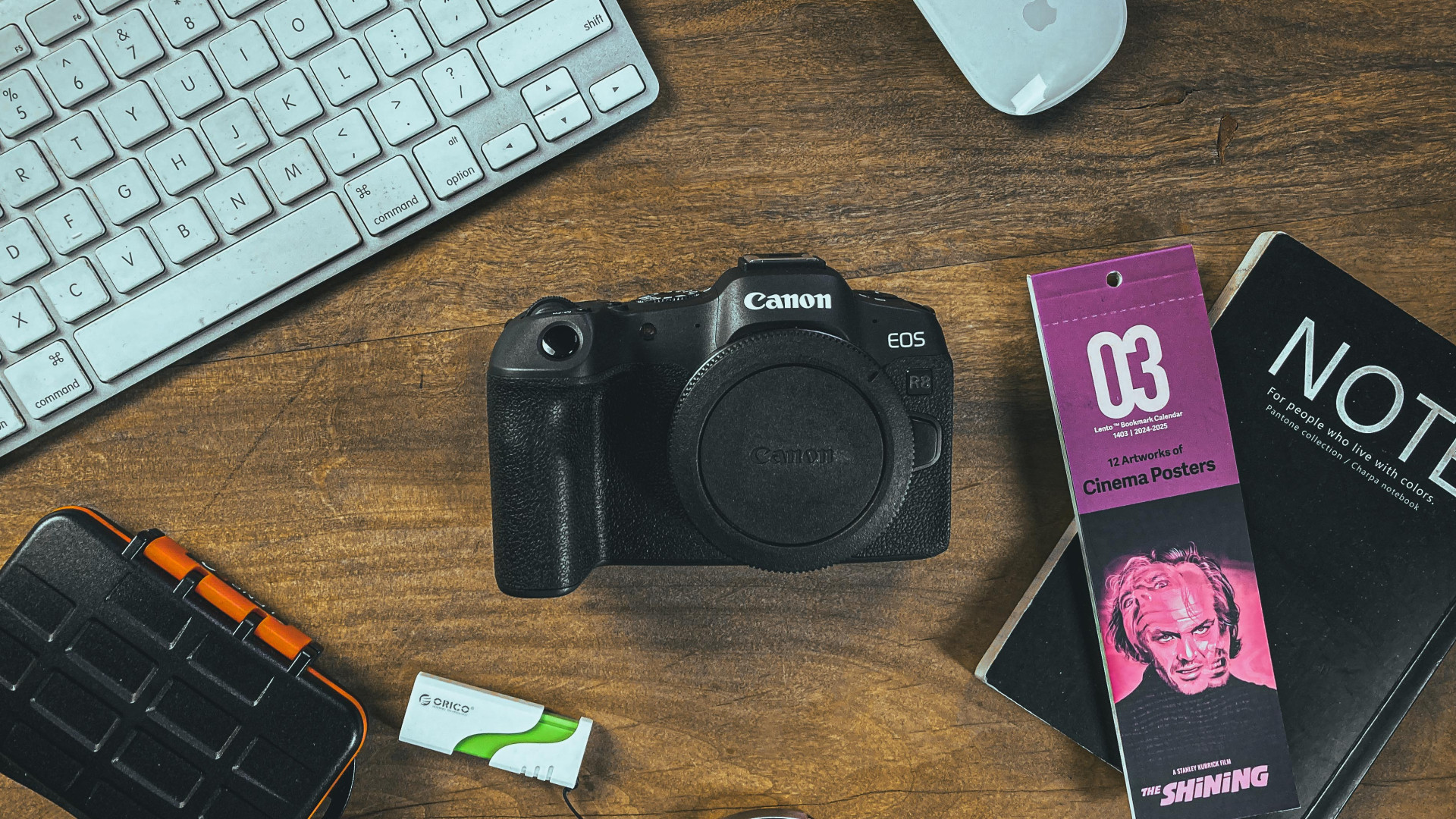 بررسی دوربین Canon R8
