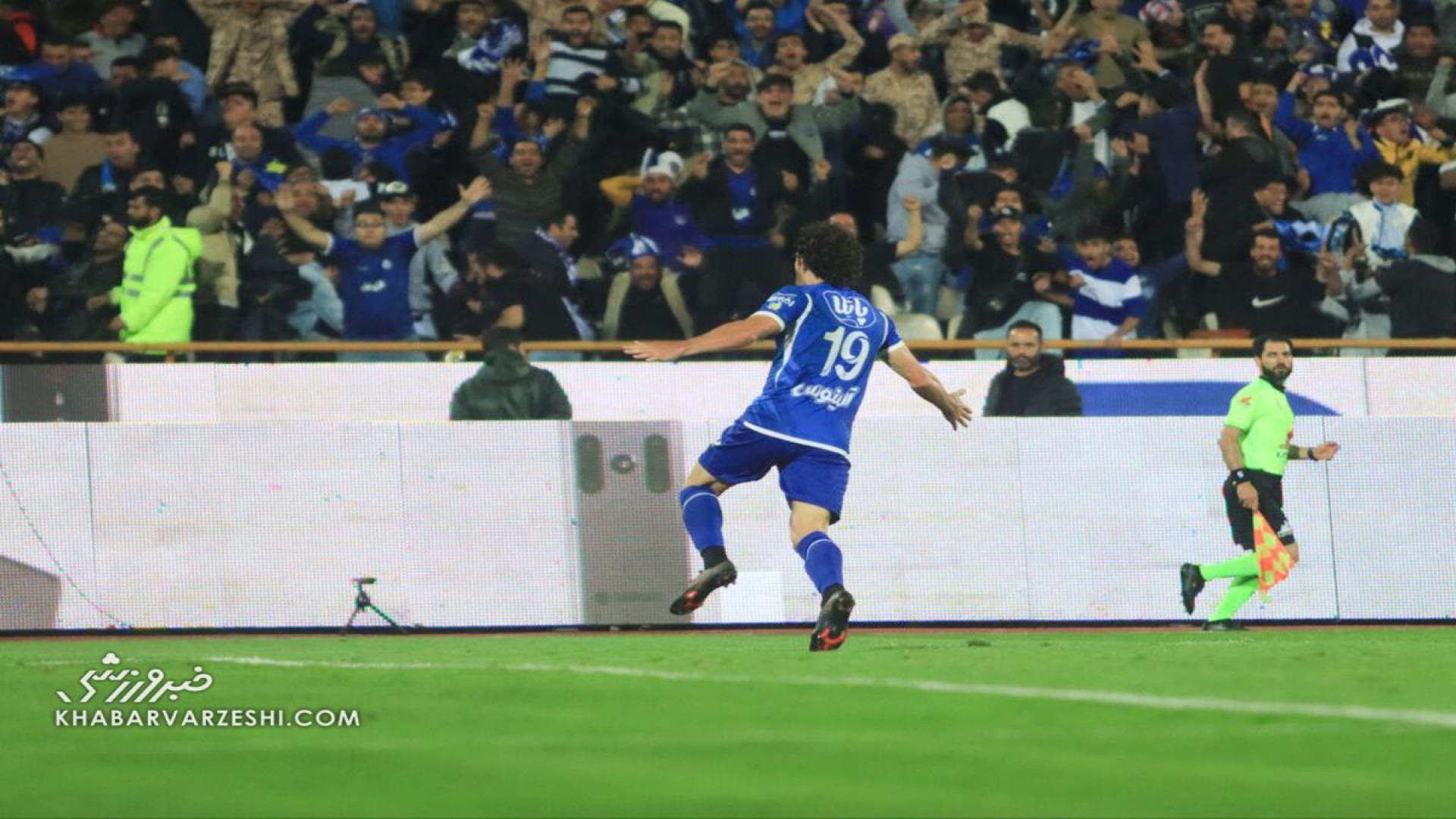 گل پیروزی&zwnj;بخش لحظه&zwnj;آ...