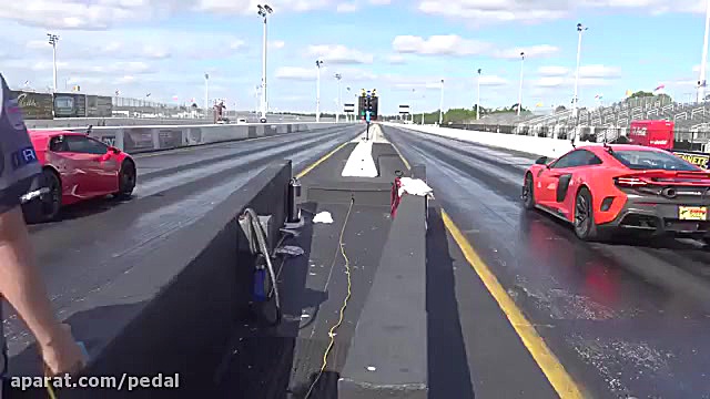 مسابقه درگ بین لامبورگینی اورا...