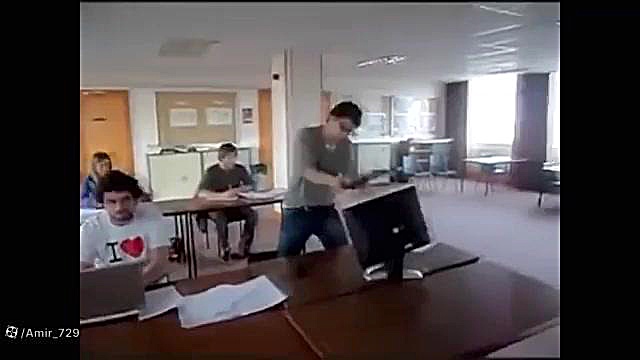 عصبانی ترین گیمر های دنیا!!!!!...