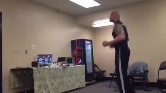 THE ROCK تمرین در خانه