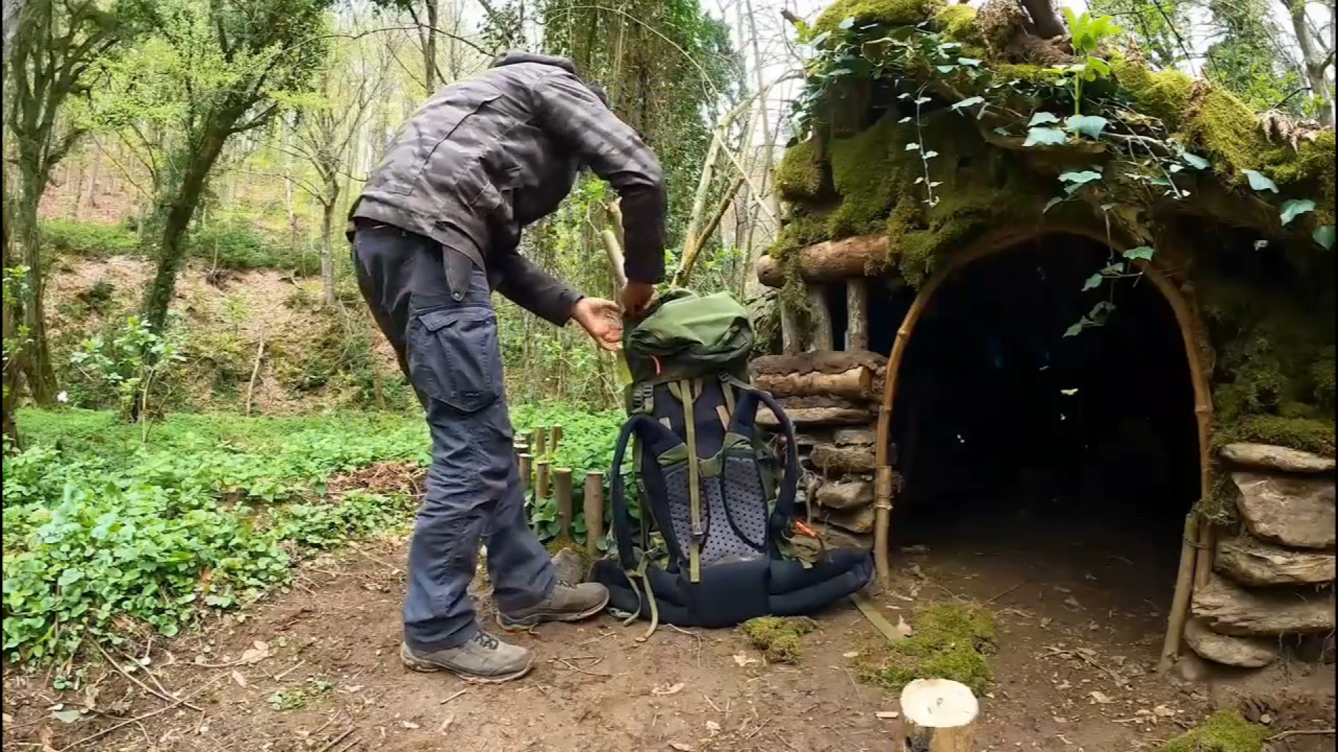 کمپینگ در جنگل بارانی و ساخت پ...