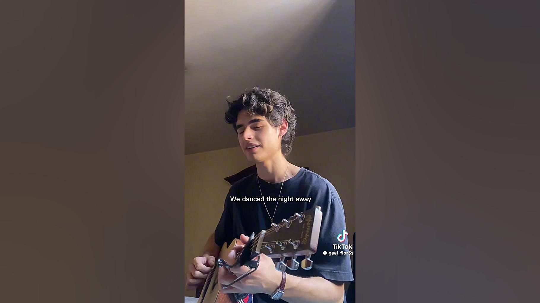 گیتار و اهنگ  تیک تاک