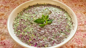 طرز تهیه آب دوغ خیار خنک و خوش...