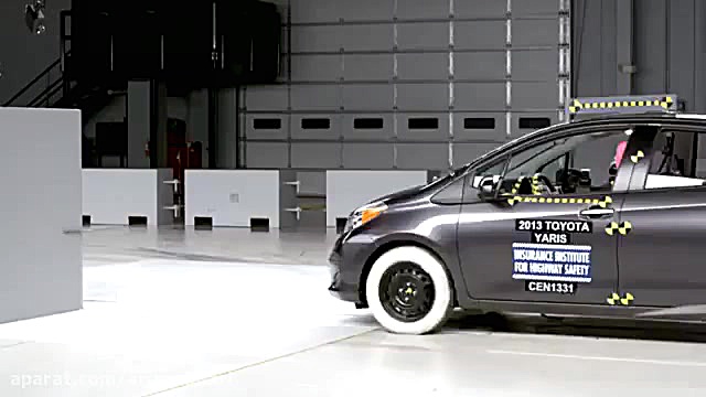 تست تصادف تویوتا یاریس