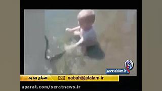 مار زنده، سرگرمی کودک بازیگوش