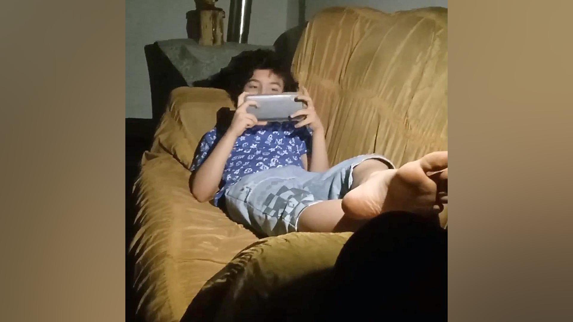 تنها در خانه