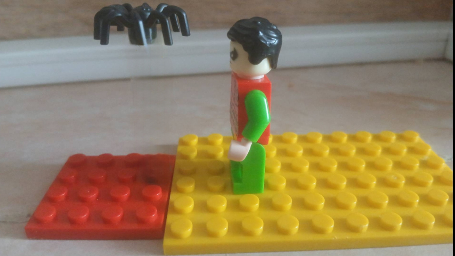 استاپ موشن لگو:ویروس عنکبوتی