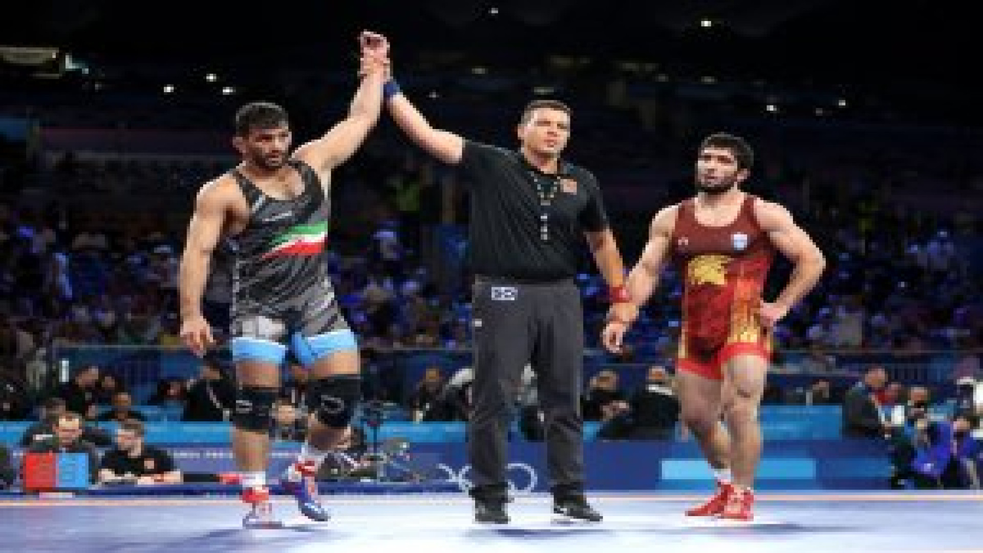 کشتی حسن یزدانی و کشتی گیر یونانی | المپیک 2024 پاریس | وزن ...