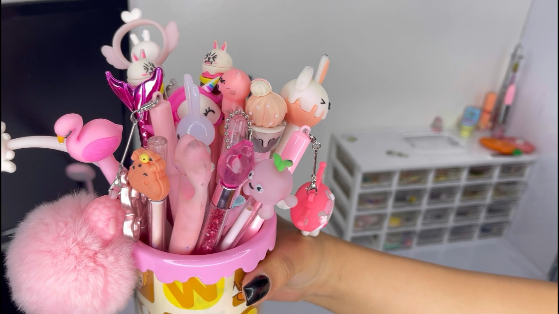 تمیز کردن و تغیر میز تحریرم ^...