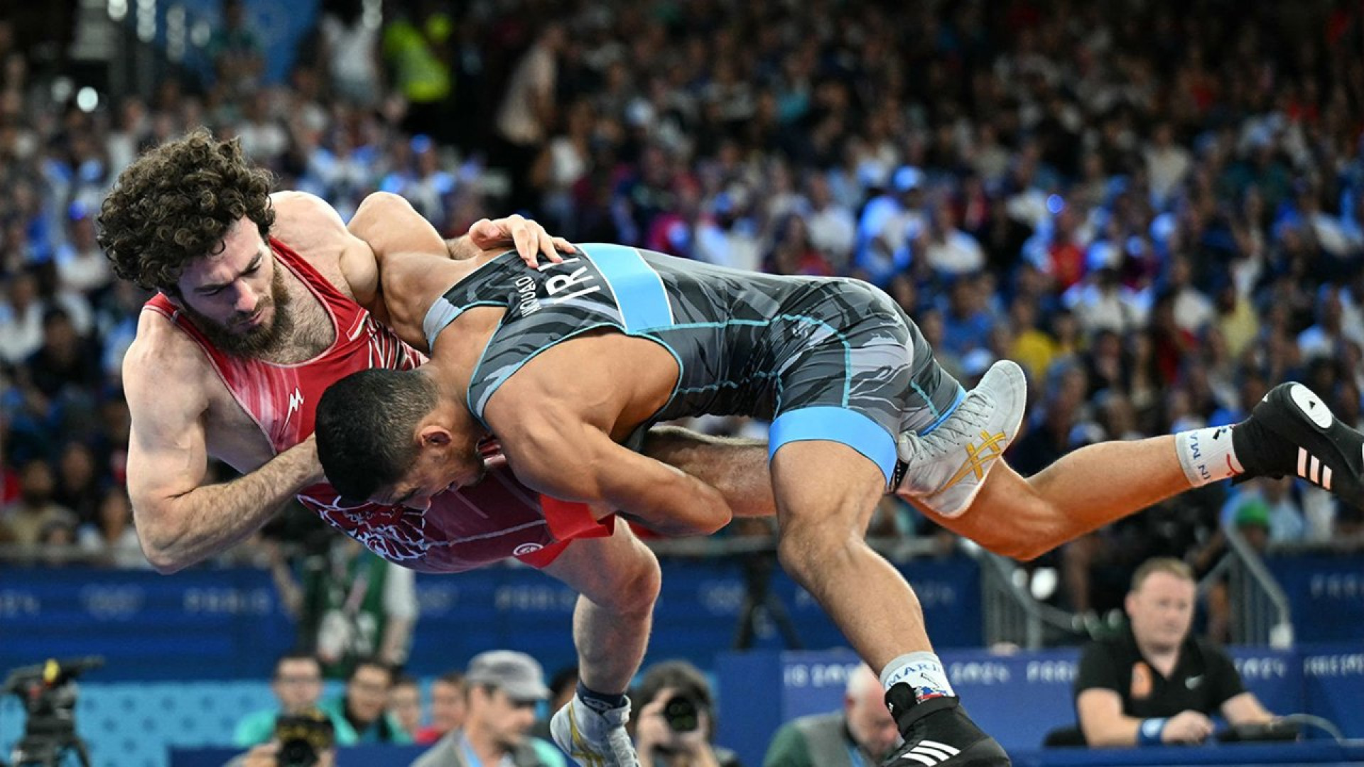 پیروزی رحمان عموزاد و صعود به...