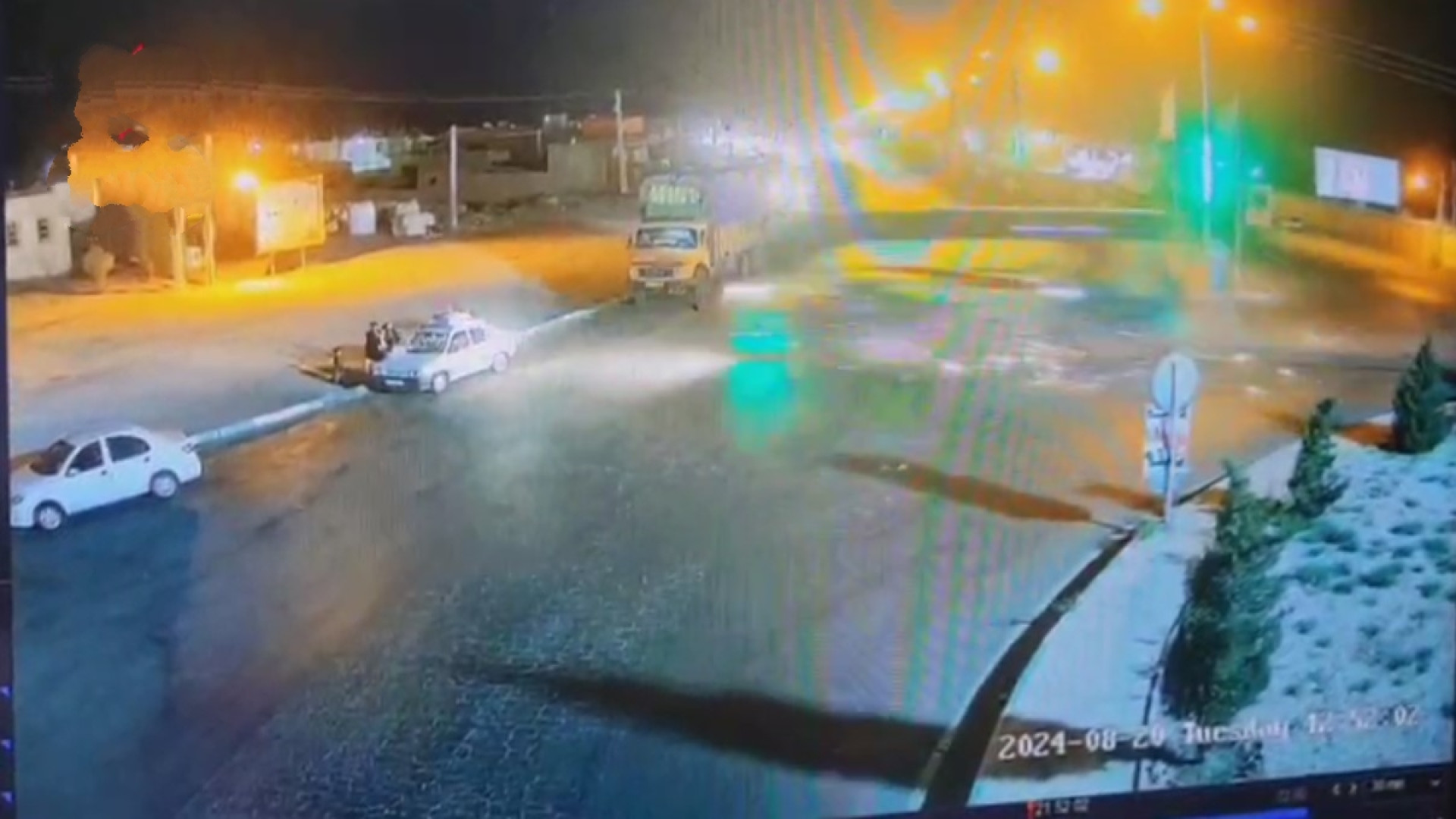 لحظه واژگونی اتوبوس زائران پاک...