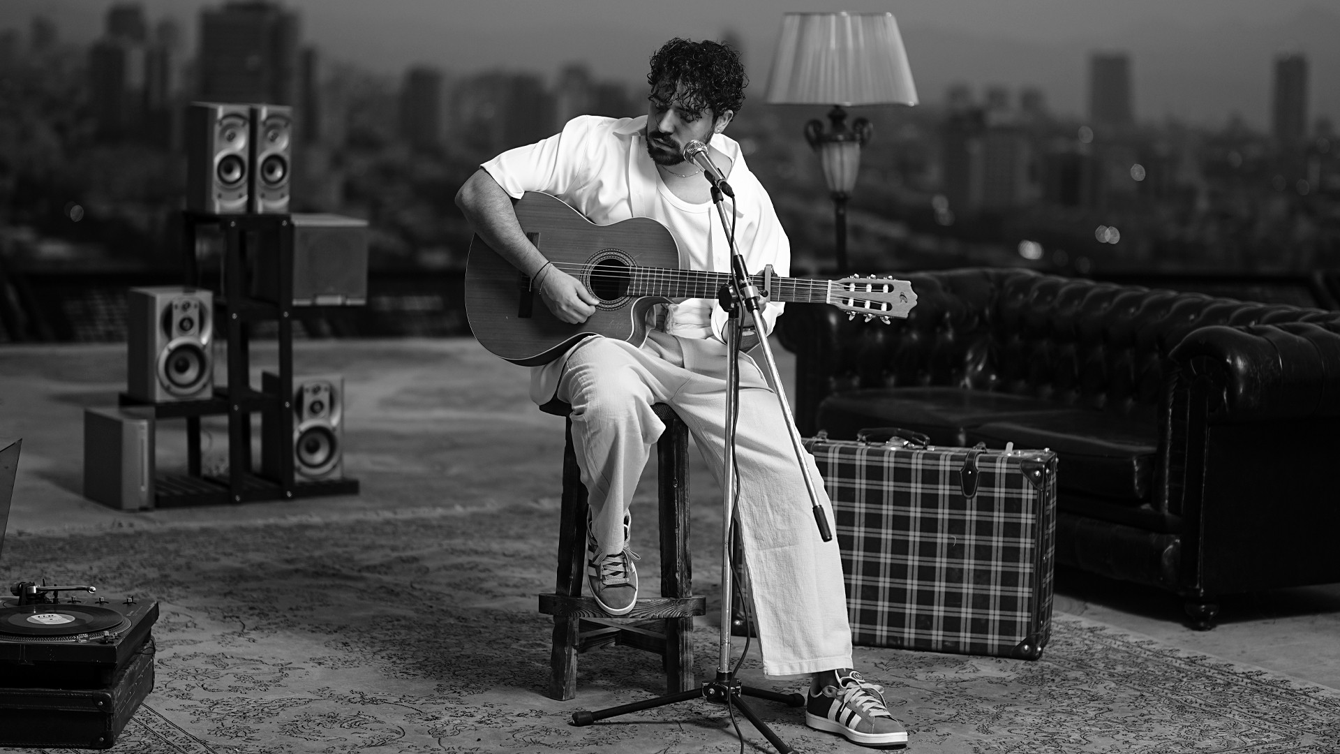 آهنگ و موزیک ویدیو شروین حاجی...