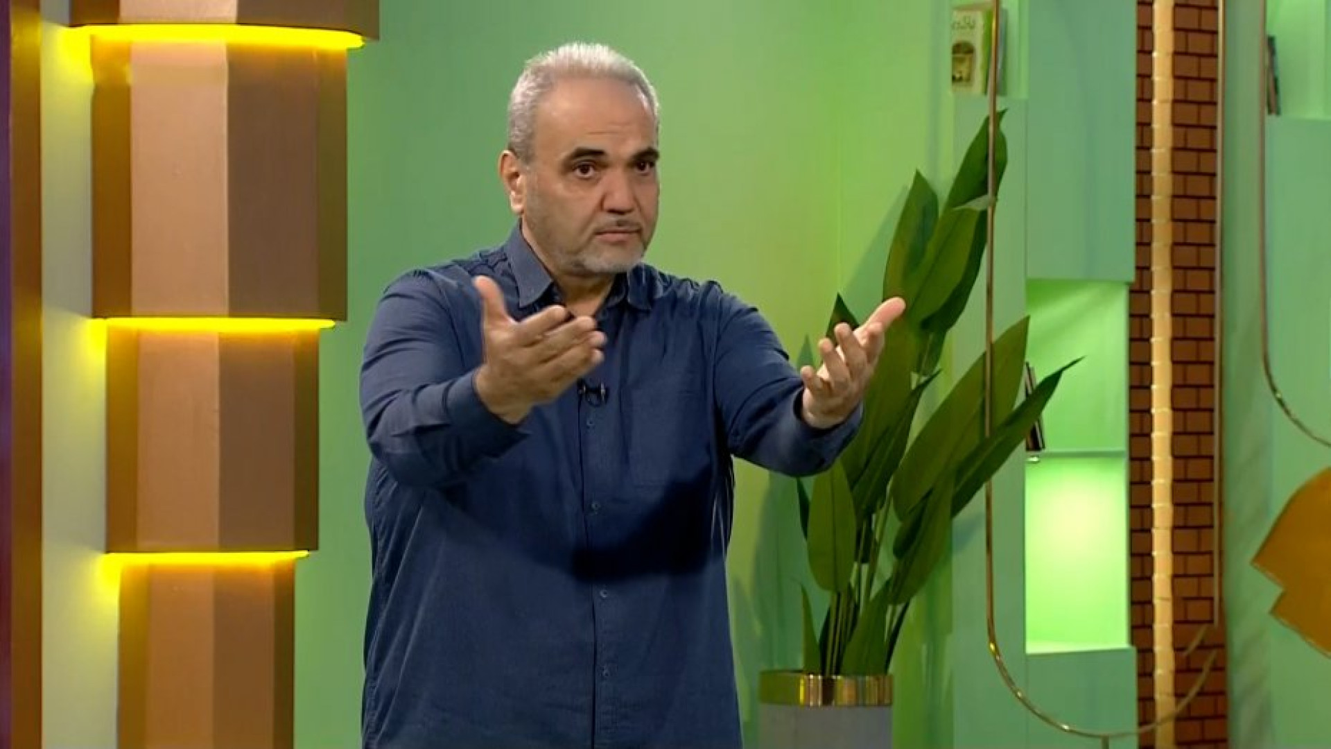 خیابانی: میخواهم صد سال سیاه ر...