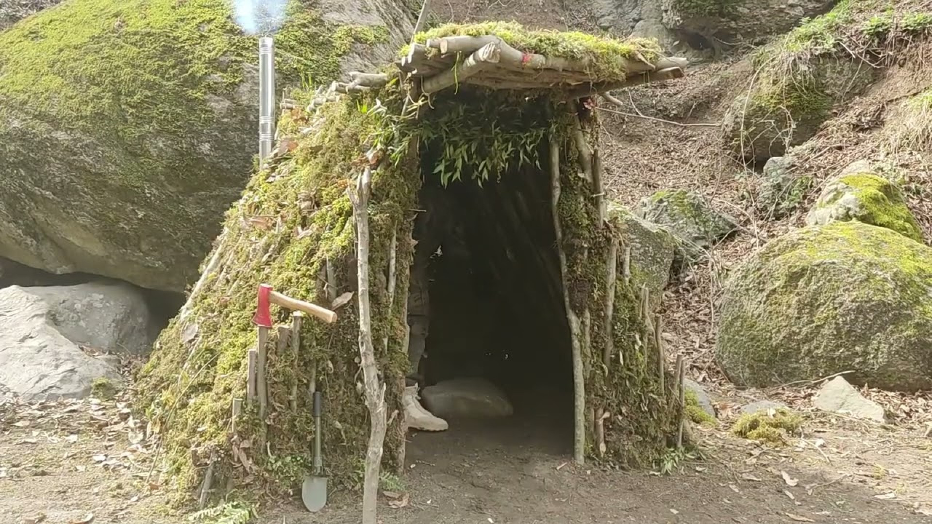 ساخت یک کابین چوبی گرم در کنار...