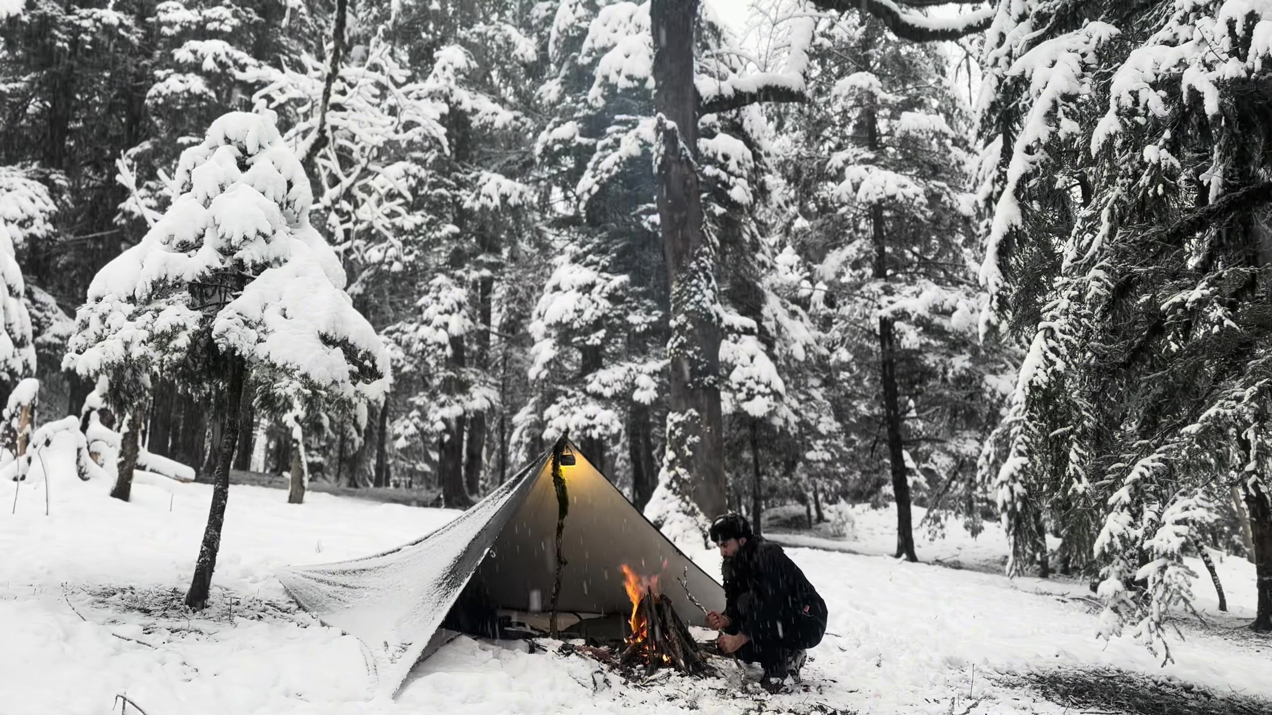 بقا در کمپ زمستانی ، در طوفان...