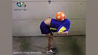 لخت شدن پسر بچه با توپ