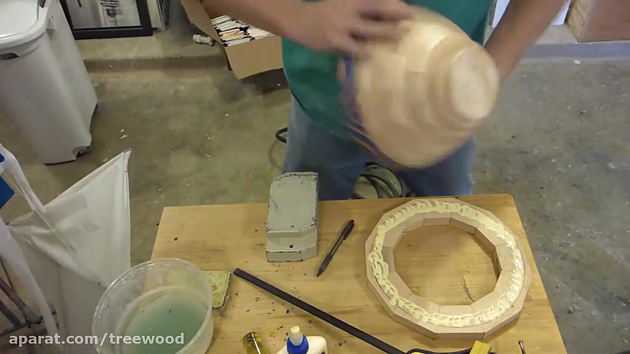 Turning a Segmented Bowl on th...