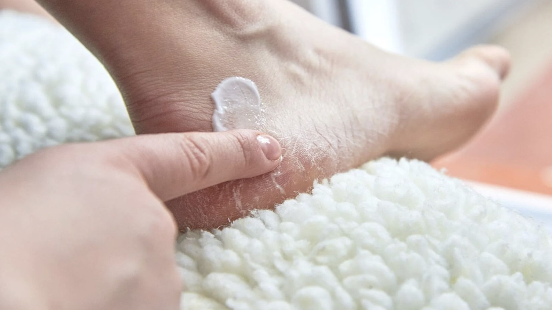 درمان خانگی ترک پا با چند راهک...