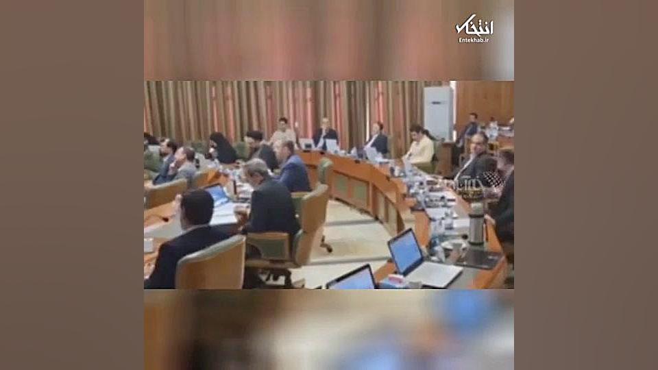 پخش صدای وعده های انتخاباتی زا...