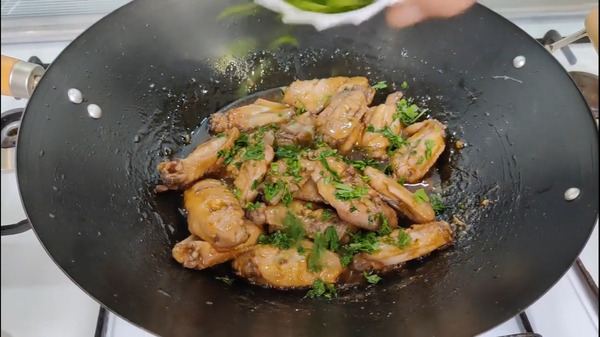 آشپزی و آموزش پخت کتف و بال کن...