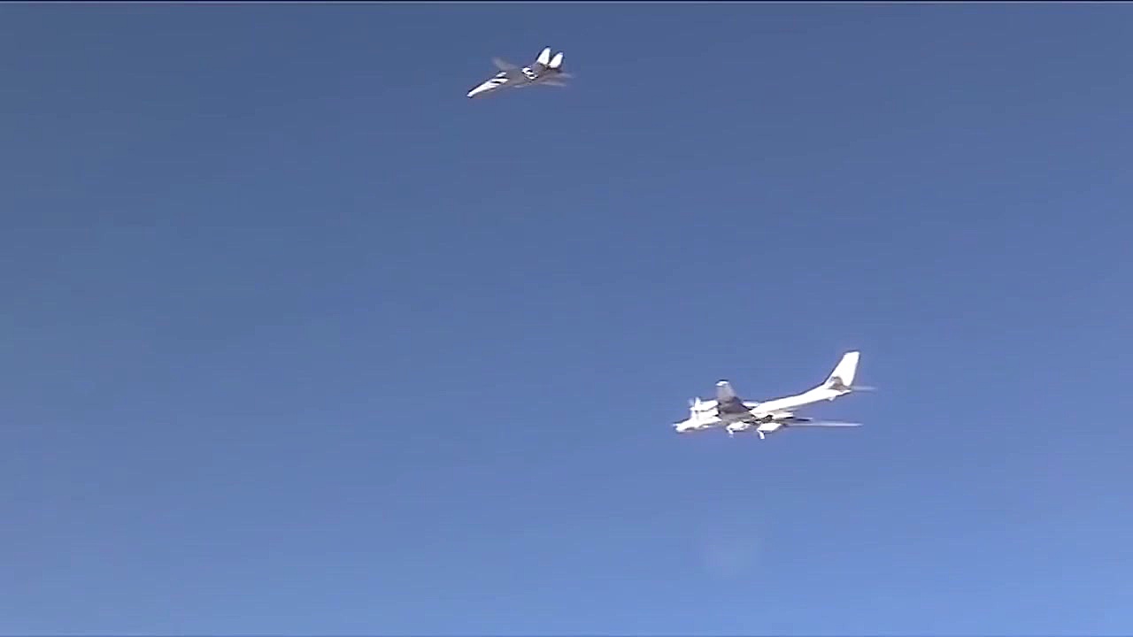 اسکورت بمب افکن توپولف پیشرفته...