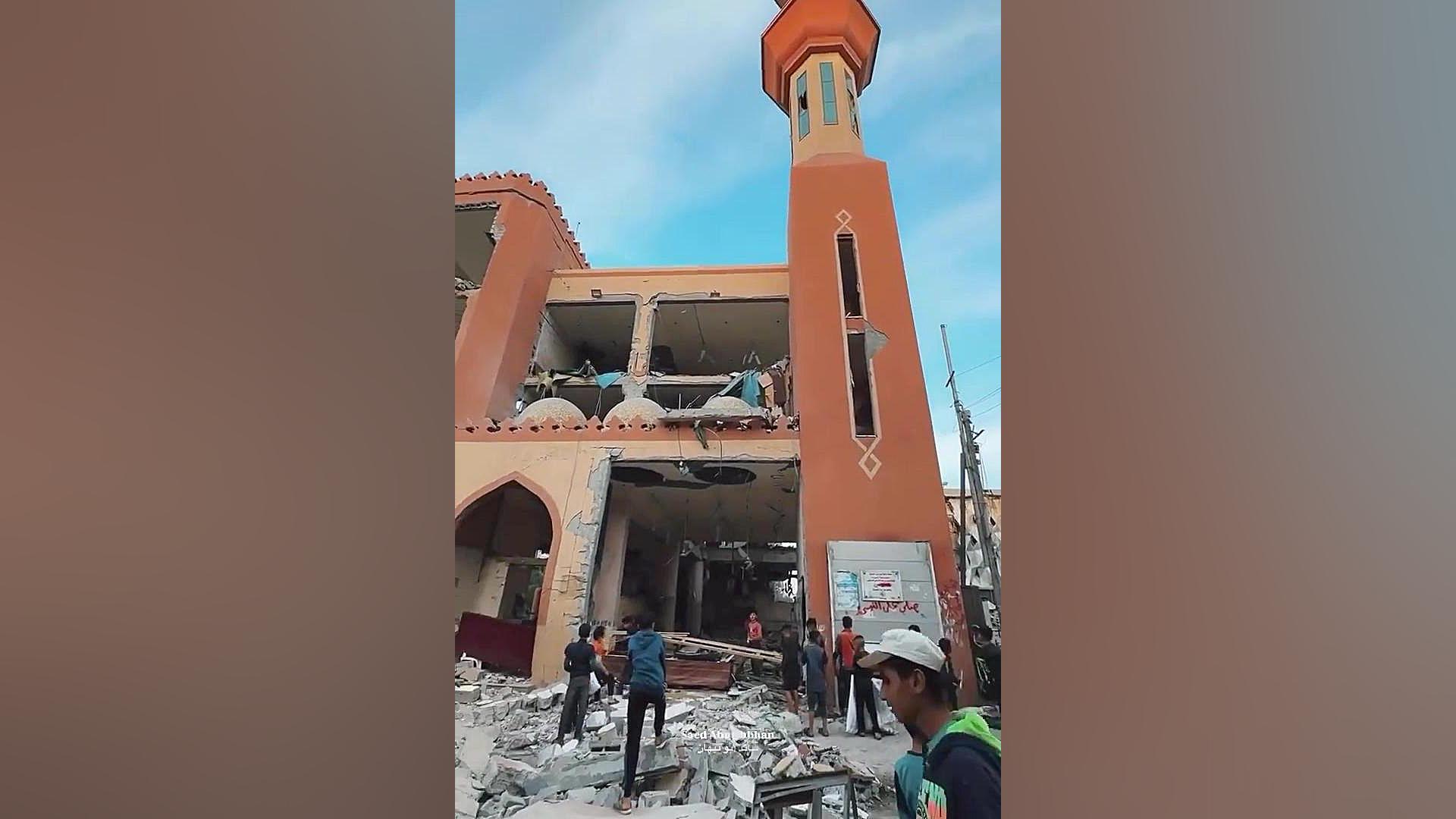 مسجد الفاروق مورد هدف قرار گرف...