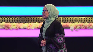 آزیتا حاجیان میهمان دخترش شد