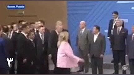 پزشکیان دست به سینه در مقابل اردوغان