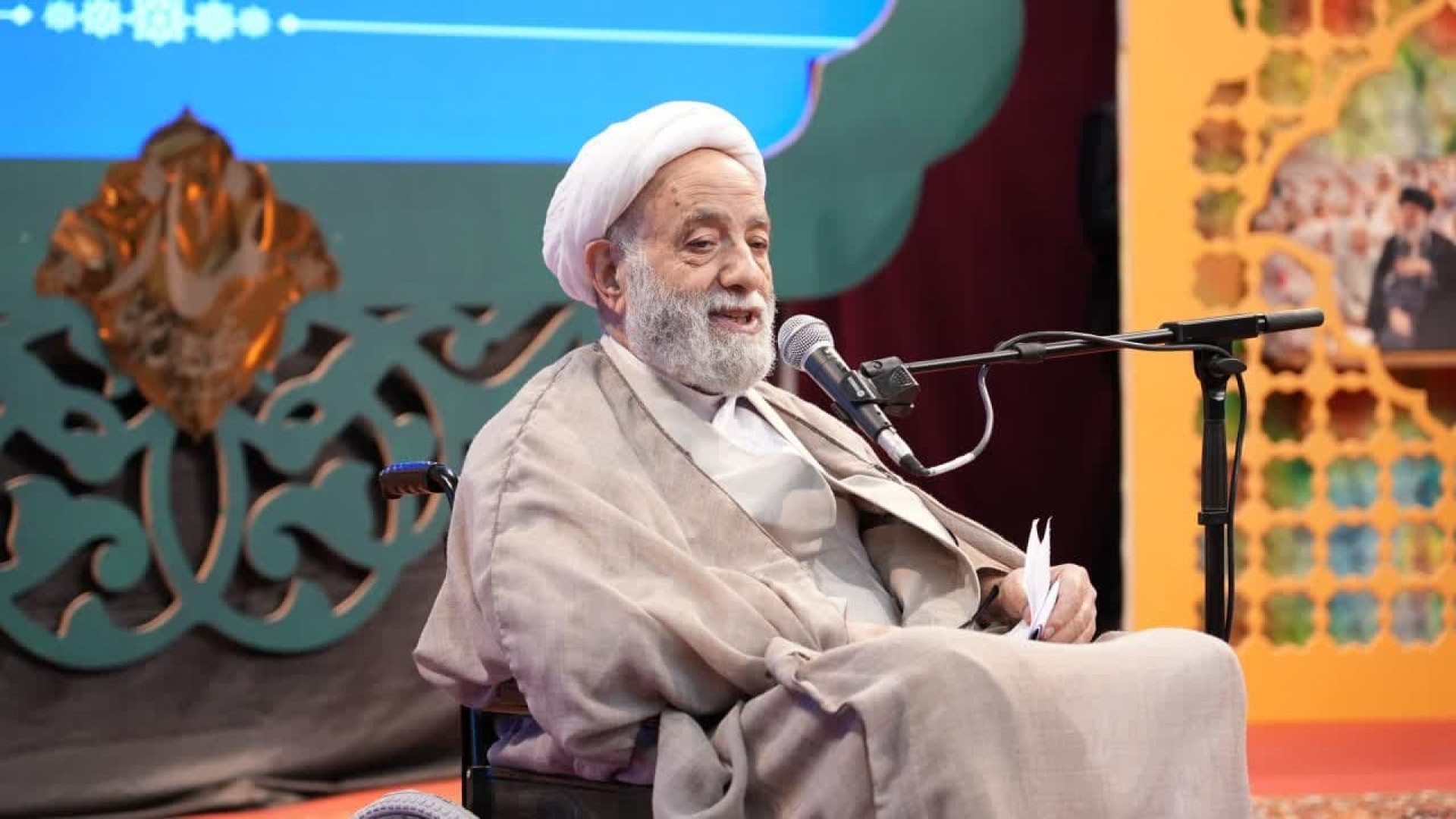 یک حدیث می‌خواستیم بخوانیم، قر...