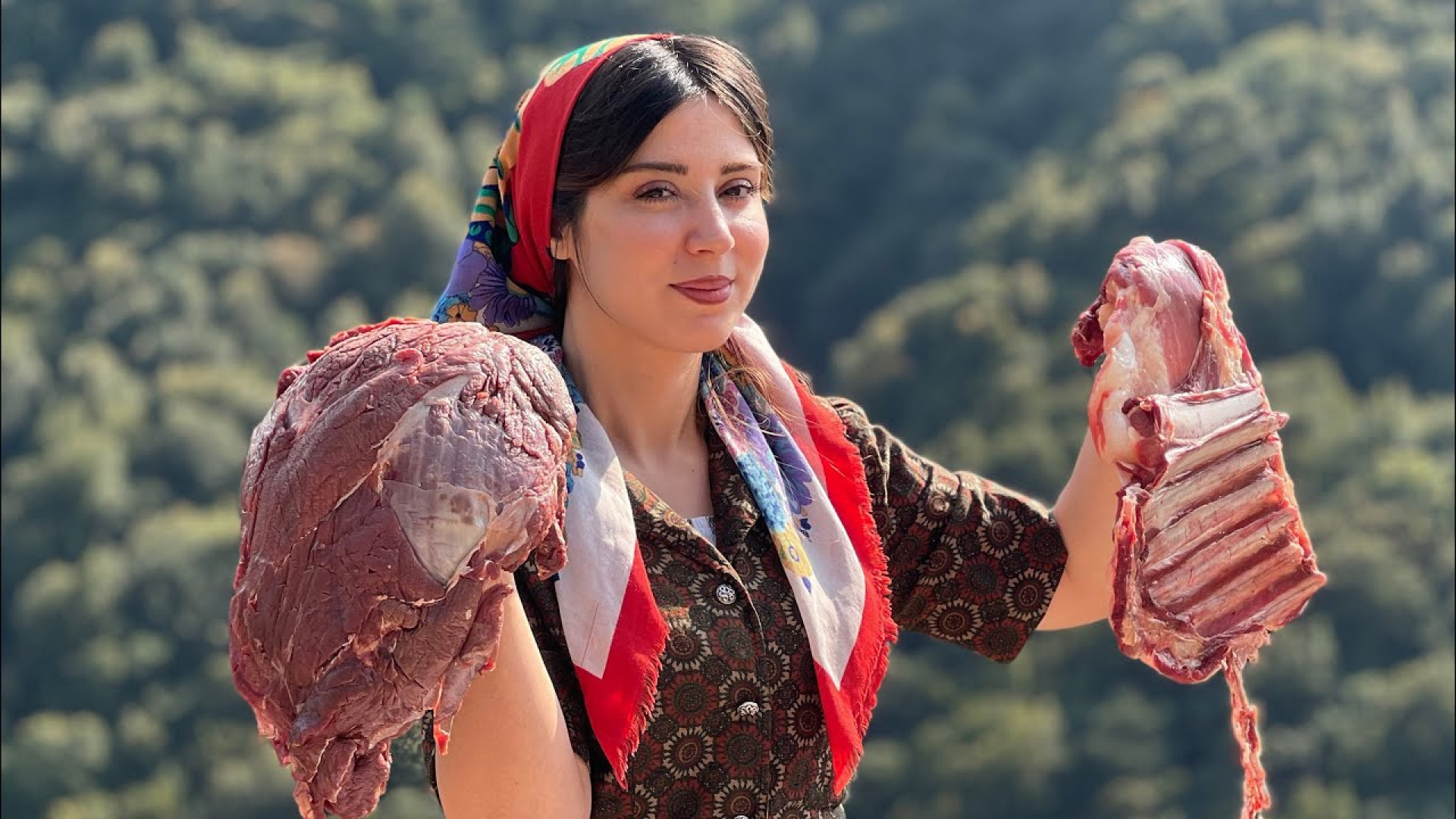 پخت گوشت بره در شیشه با منظره...