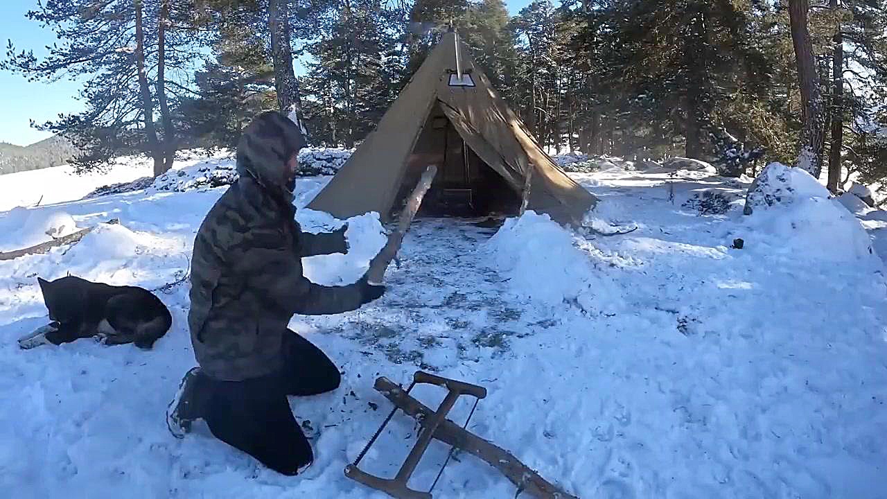 کمپینگ بقا در دمای منفی ۱۳ درج...