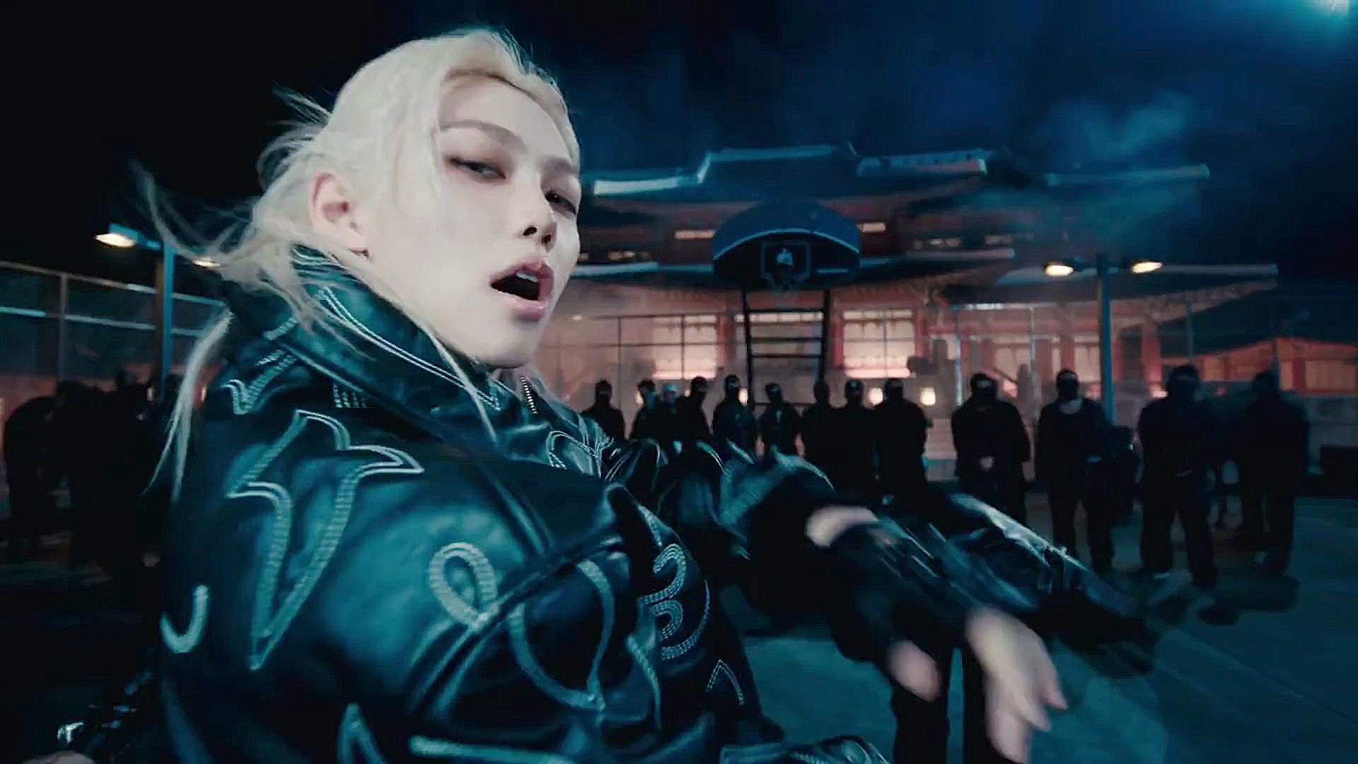 موزیک ویدیو walkin on water اس...