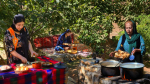 پخت خورشت فسنجان در روستا ♡ آش...